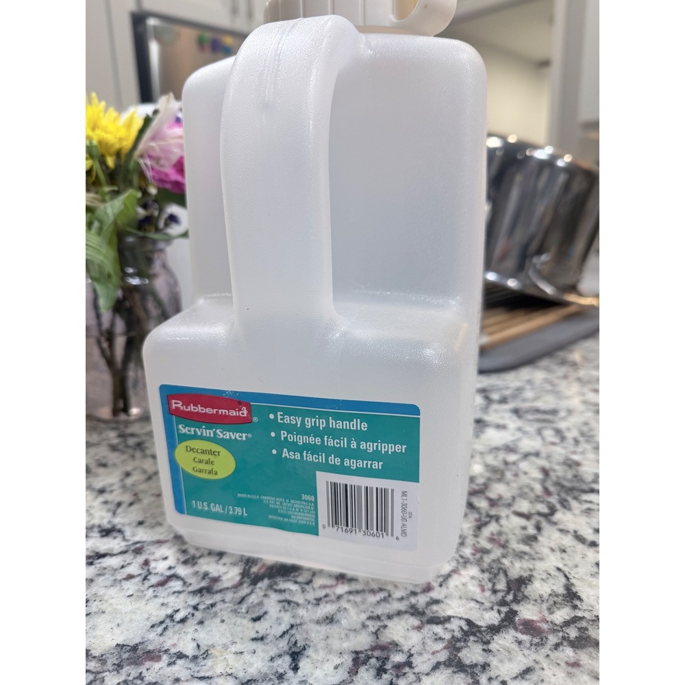 Rubbermaid Servin Saver 1 Gallon Decanter Carafe 3060 Frosted Plastic Pitcher
